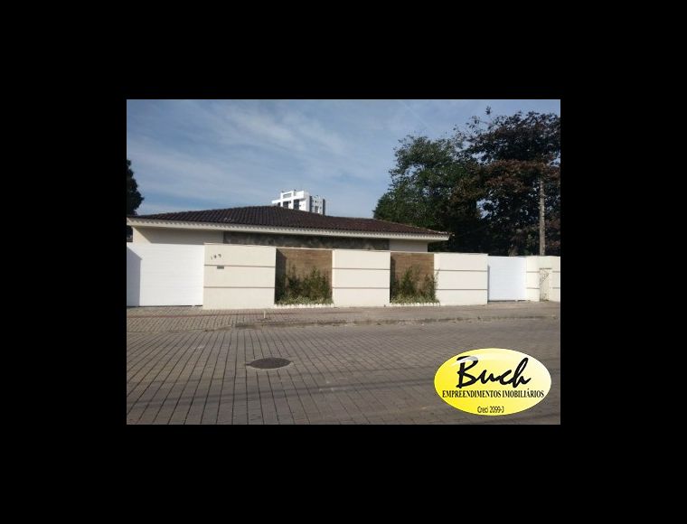 Casa no Bairro Anita Garibaldi em Joinville com 3 Dormitórios (1 suíte) e 340 m² - BU53192V