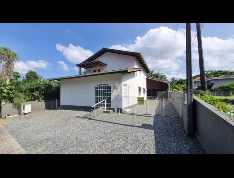 Casa no Bairro Atiradores em Joinville com 2 Dormitórios e 277 m² - 06216.003