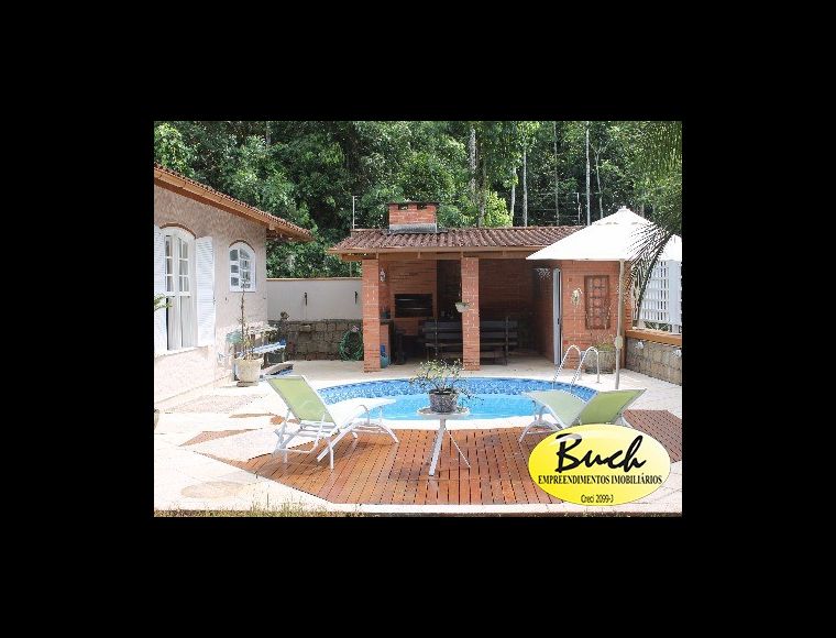 Casa no Bairro Atiradores em Joinville com 3 Dormitórios (1 suíte) - BU52868V