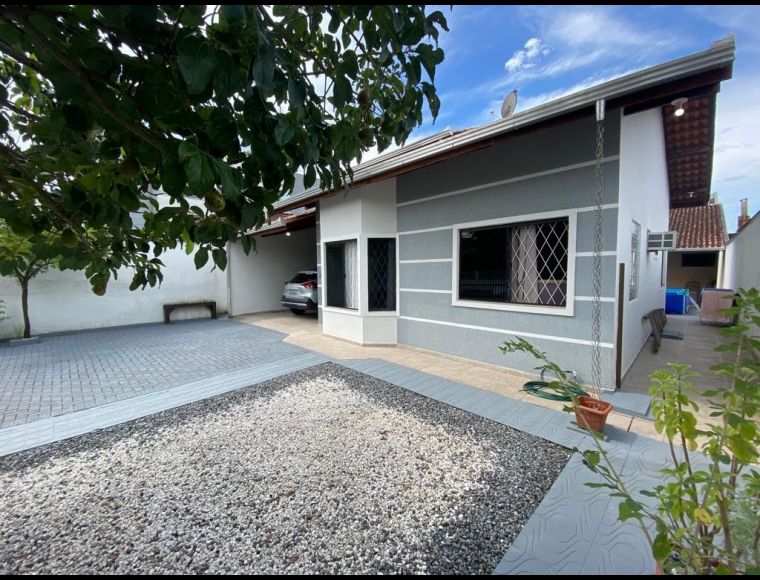 Casa no Bairro Aventureiro em Joinville com 2 Dormitórios e 61 m² - 2789