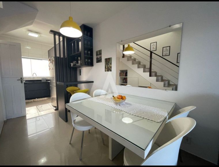 Casa no Bairro Aventureiro em Joinville com 2 Dormitórios (1 suíte) - 25320N