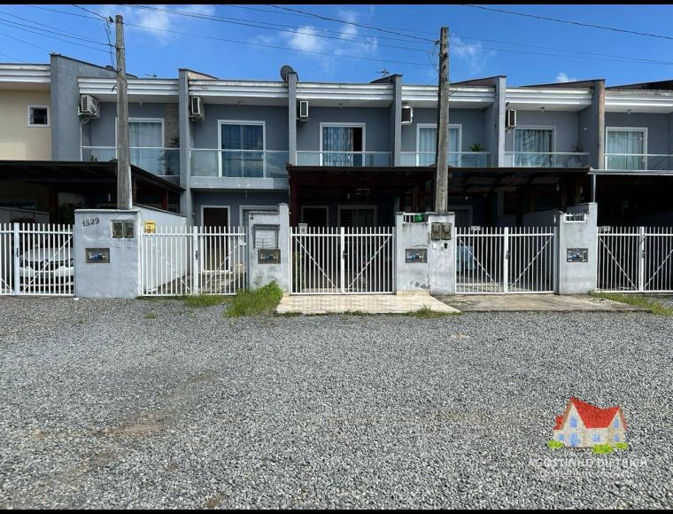Casa no Bairro Aventureiro em Joinville com 2 Dormitórios e 62 m² - SO0349