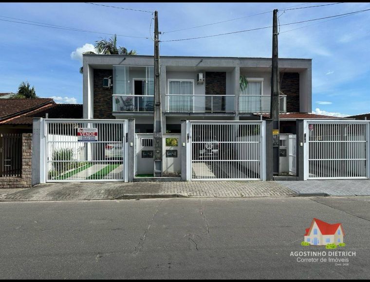 Casa no Bairro Aventureiro em Joinville com 3 Dormitórios (1 suíte) e 119 m² - SO0359