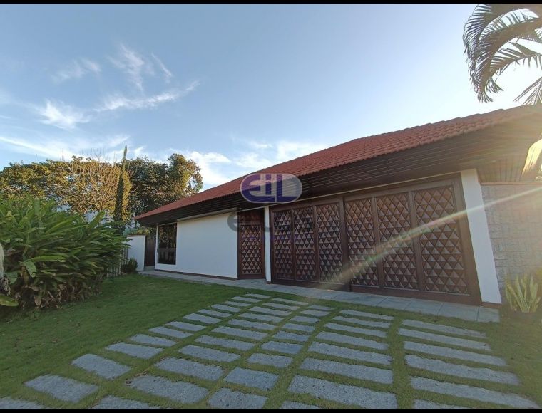 Casa no Bairro Boa Vista em Joinville com 4 Dormitórios (2 suítes) e 227 m² - 00598001