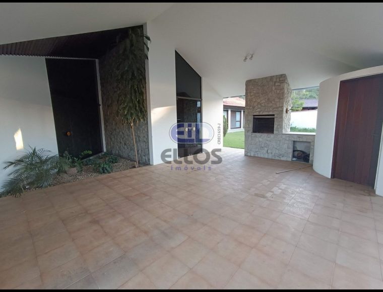 Casa no Bairro Boa Vista em Joinville com 4 Dormitórios (2 suítes) e 227 m² - 00598001