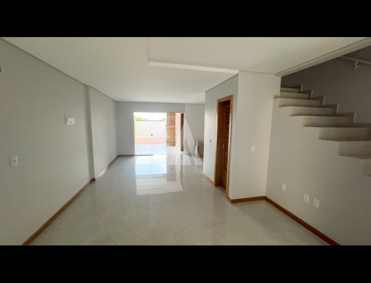 Casa no Bairro Boa Vista em Joinville com 2 Dormitórios (1 suíte) - 26012N