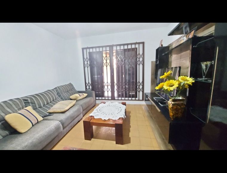 Casa no Bairro Boa Vista em Joinville com 2 Dormitórios (1 suíte) - 21802