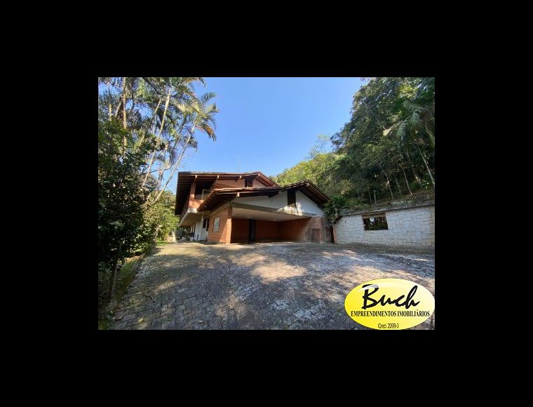 Casa no Bairro Boa Vista em Joinville com 4 Dormitórios (4 suítes) - BU53709V