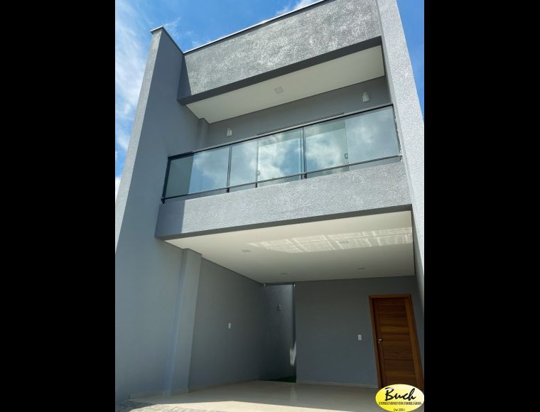 Casa no Bairro Boehmerwald em Joinville com 3 Dormitórios (1 suíte) e 140 m² - BU54284V