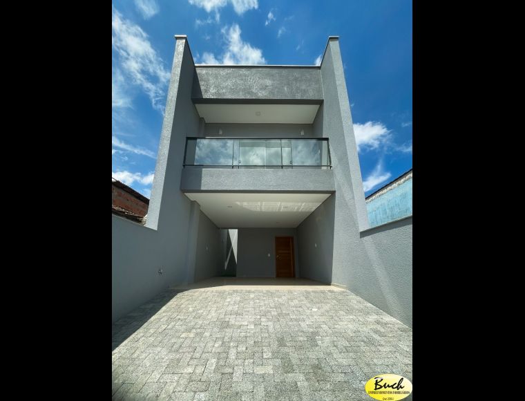 Casa no Bairro Boehmerwald em Joinville com 3 Dormitórios (1 suíte) e 140 m² - BU54284V