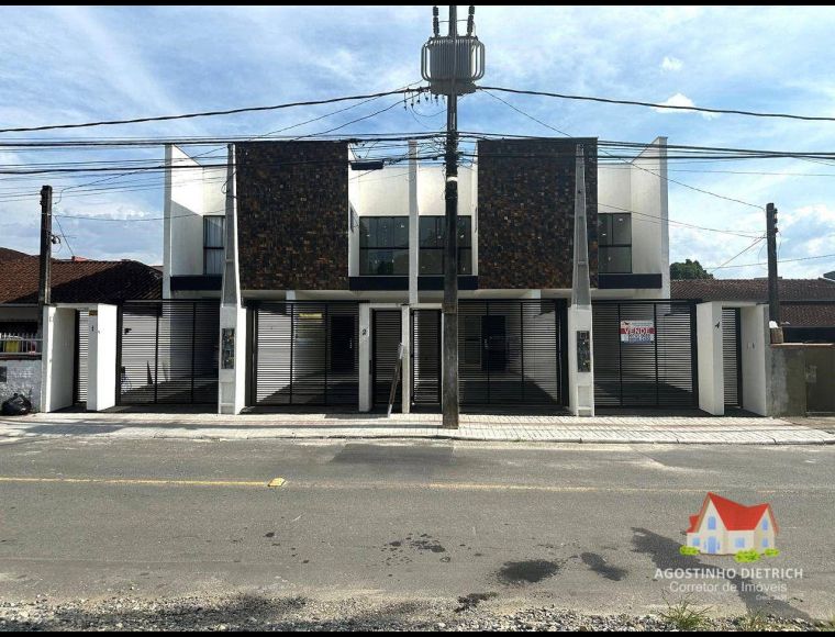Casa no Bairro Bom Retiro em Joinville com 3 Dormitórios (1 suíte) e 110 m² - SO0328