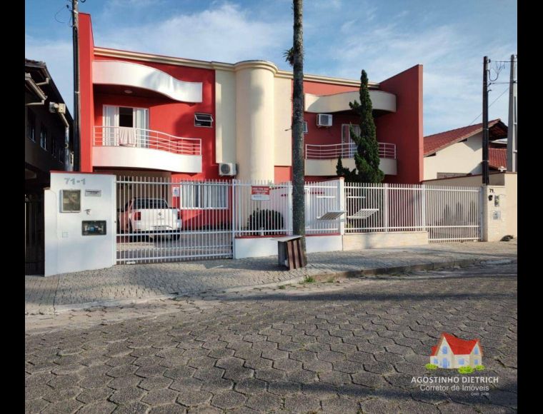 Casa no Bairro Bom Retiro em Joinville com 3 Dormitórios (1 suíte) e 136 m² - SO0337