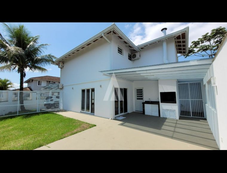 Casa no Bairro Bom Retiro em Joinville com 2 Dormitórios (1 suíte) - 26102