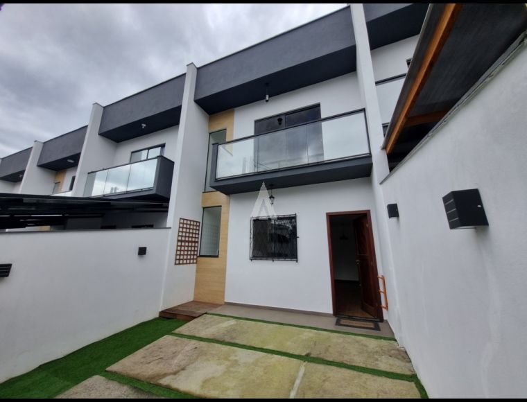 Casa no Bairro Bom Retiro em Joinville com 2 Dormitórios (2 suítes) e 74 m² - 12600.001