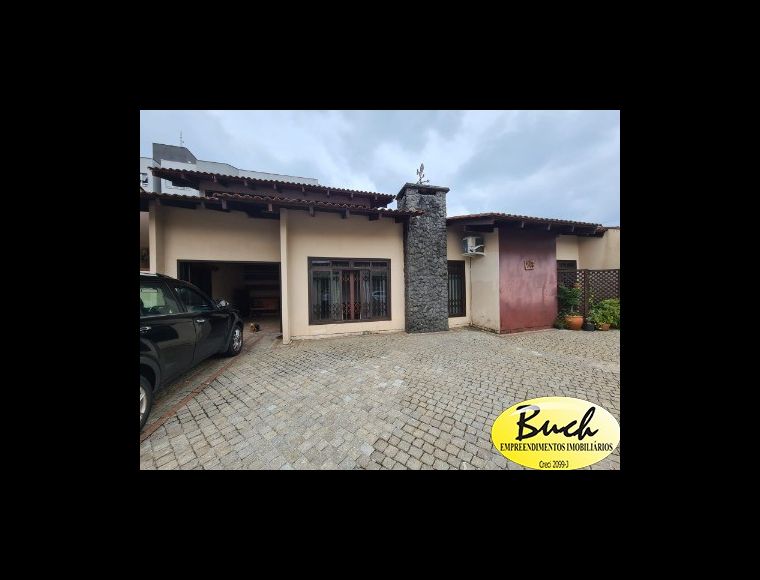Casa no Bairro Bucarein em Joinville com 3 Dormitórios (2 suítes) e 180 m² - BU54254V