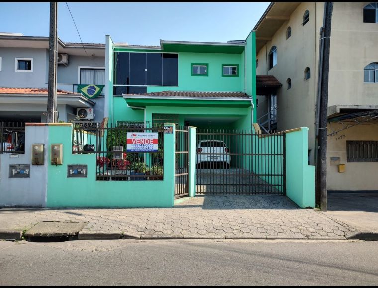 Casa no Bairro Comasa em Joinville com 3 Dormitórios (1 suíte) e 110 m² - SO0331