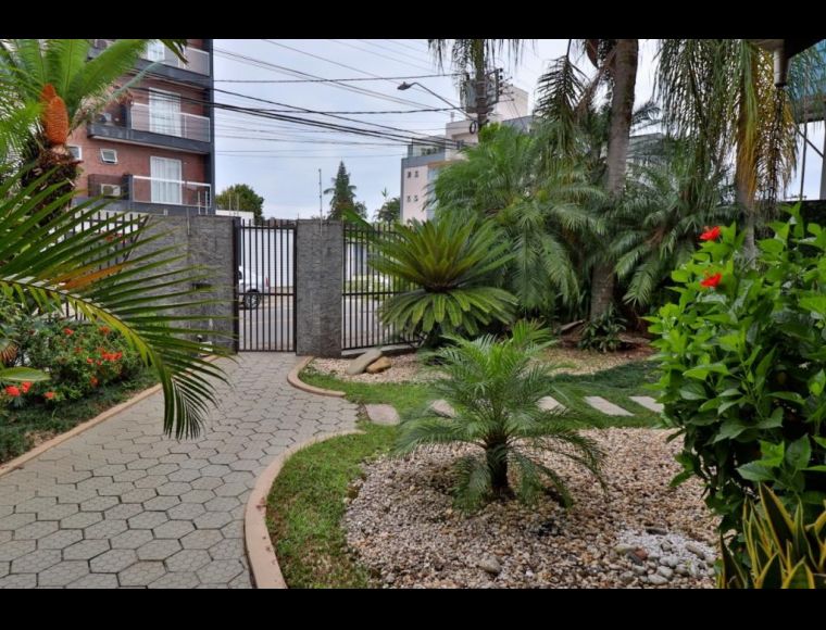 Casa no Bairro Costa e Silva em Joinville com 3 Dormitórios (1 suíte) - LG8646