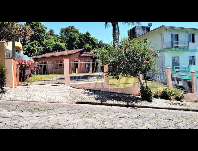 Casa no Bairro Costa e Silva em Joinville com 2 Dormitórios - 24714N