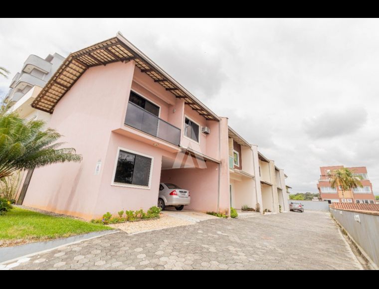 Casa no Bairro Costa e Silva em Joinville com 2 Dormitórios (1 suíte) - 24796N