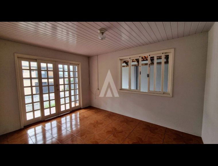 Casa no Bairro Costa e Silva em Joinville com 4 Dormitórios - 25695N