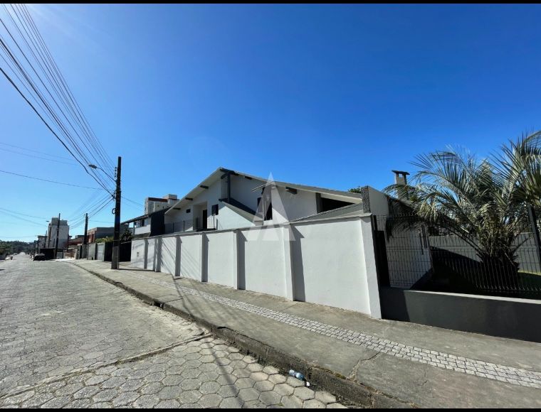 Casa no Bairro Costa e Silva em Joinville com 2 Dormitórios (1 suíte) - 19446A
