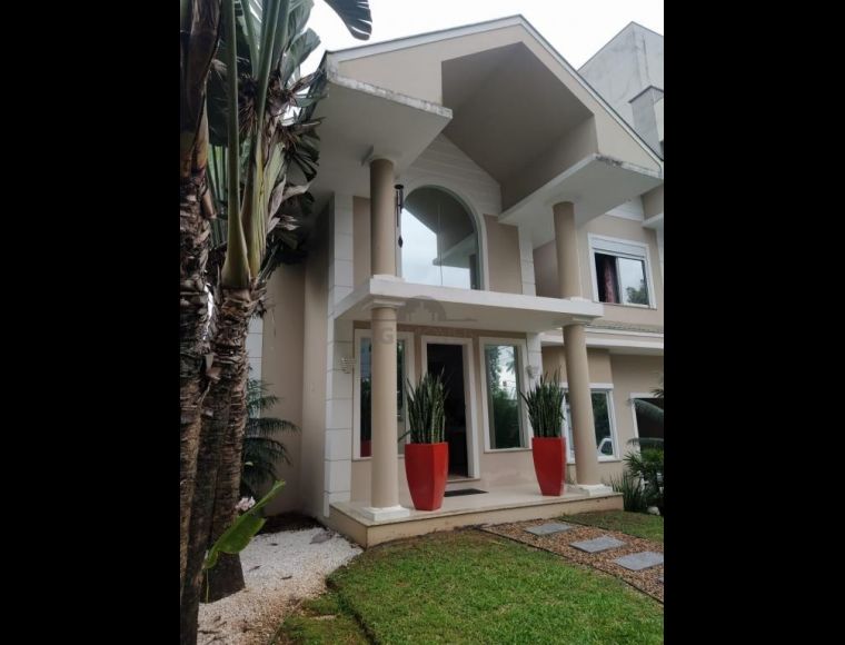 Casa no Bairro Costa e Silva em Joinville com 4 Dormitórios (1 suíte) - LG9211