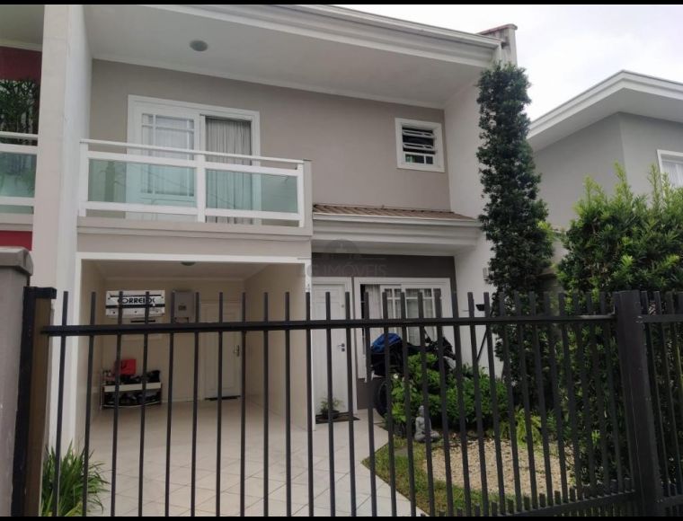 Casa no Bairro Costa e Silva em Joinville com 3 Dormitórios (1 suíte) - LG9291