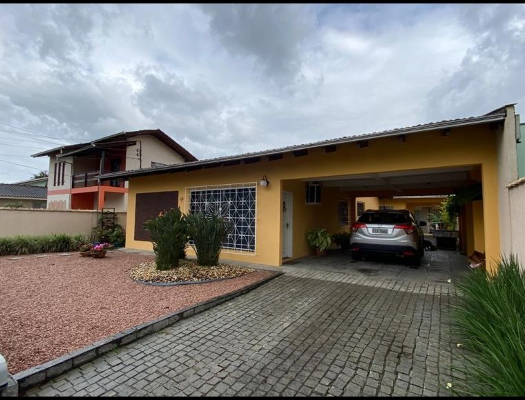 Casa no Bairro Costa e Silva em Joinville com 2 Dormitórios (1 suíte) e 56 m² - KR108