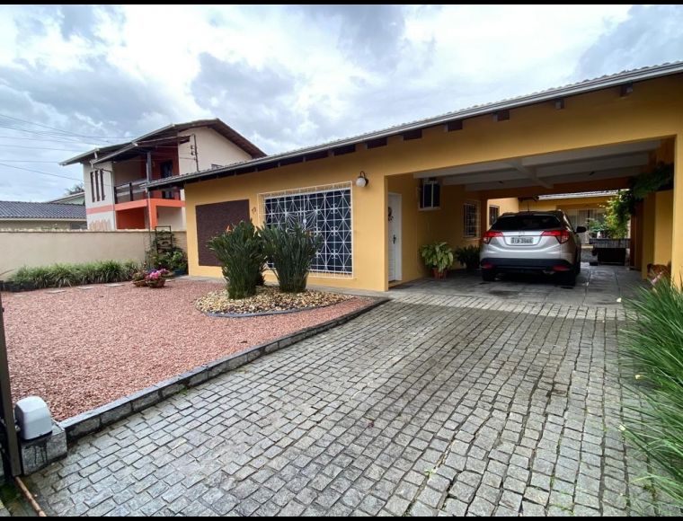 Casa no Bairro Costa e Silva em Joinville com 2 Dormitórios (1 suíte) e 56 m² - KR108