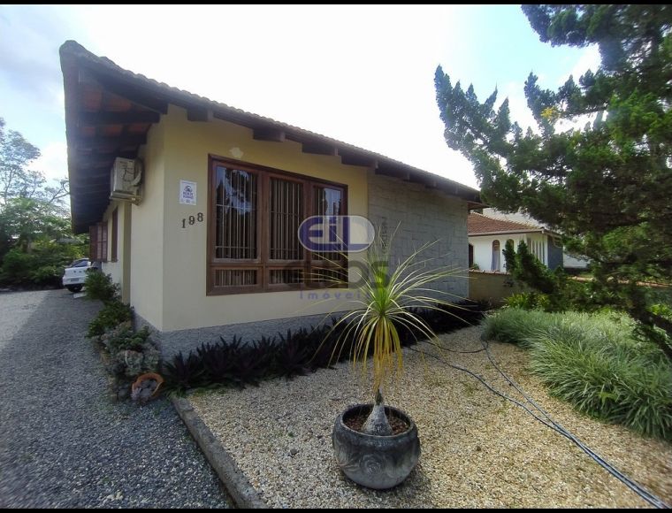 Casa no Bairro Floresta em Joinville com 2 Dormitórios e 125 m² - 02718001