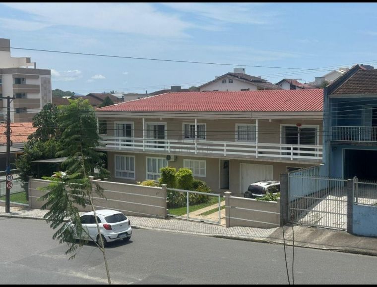 Casa no Bairro Floresta em Joinville com 7 Dormitórios (2 suítes) - LG9245