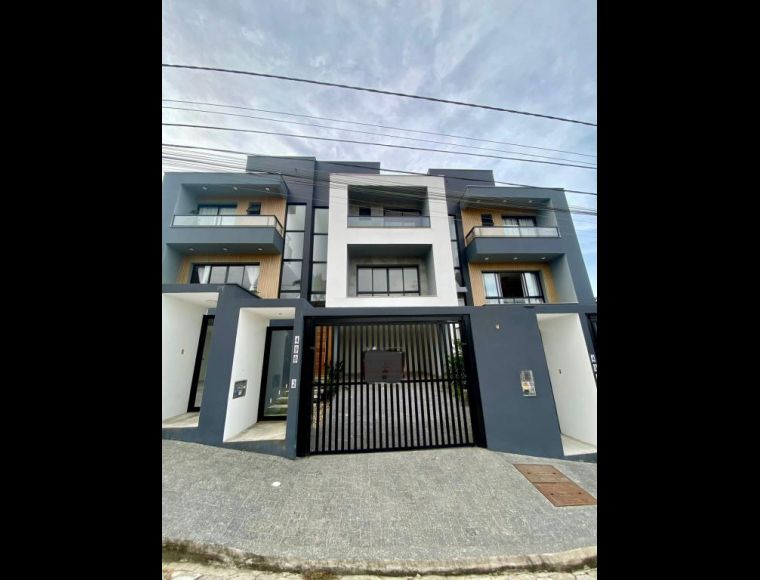 Casa no Bairro Floresta em Joinville com 3 Dormitórios (1 suíte) e 177 m² - 3103