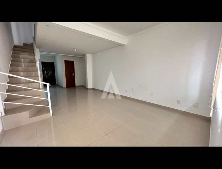 Casa no Bairro Floresta em Joinville com 2 Dormitórios (1 suíte) - 26237