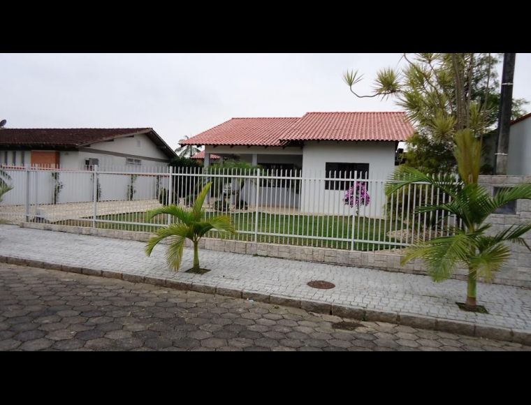 Casa no Bairro Floresta em Joinville com 4 Dormitórios (1 suíte) e 122 m² - SR086
