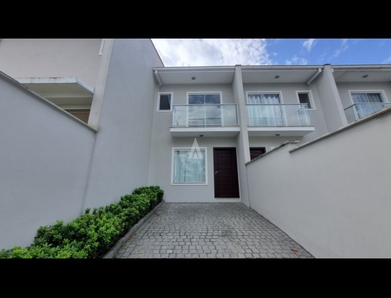 Casa no Bairro Glória em Joinville com 2 Dormitórios e 60 m² - 06161.004