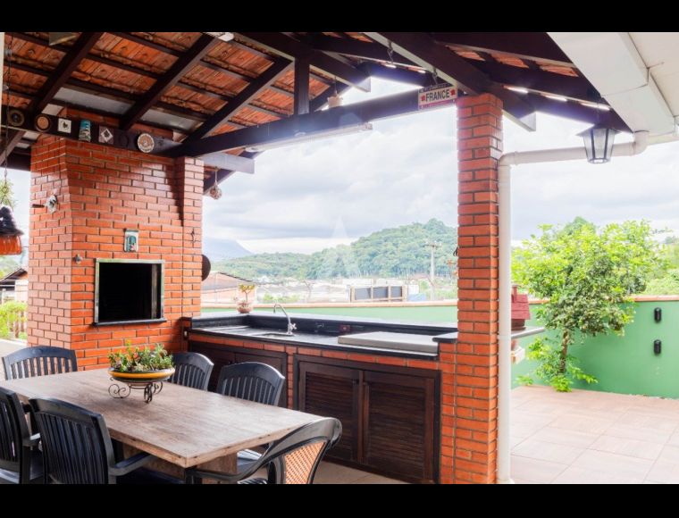 Casa no Bairro Glória em Joinville com 3 Dormitórios (1 suíte) - 26139