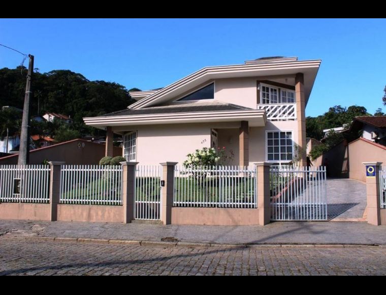 Casa no Bairro Glória em Joinville com 3 Dormitórios (1 suíte) e 369 m² - SR068