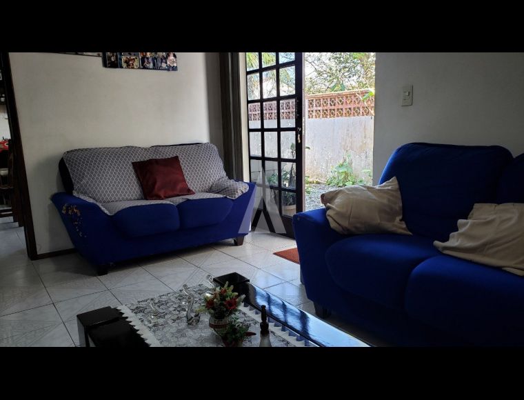 Casa no Bairro Guanabara em Joinville com 2 Dormitórios (1 suíte) - 25405N