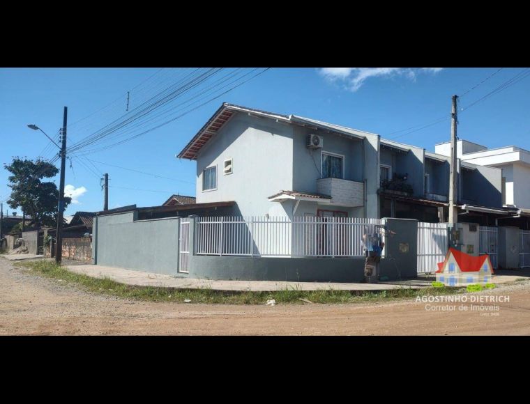 Casa no Bairro Jardim Iririú em Joinville com 2 Dormitórios e 59 m² - SO0145
