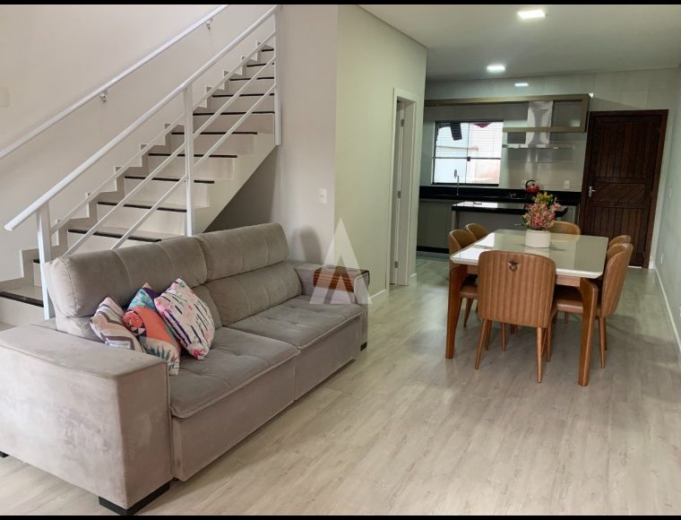 Casa no Bairro Jardim Iririú em Joinville com 2 Dormitórios - 26221