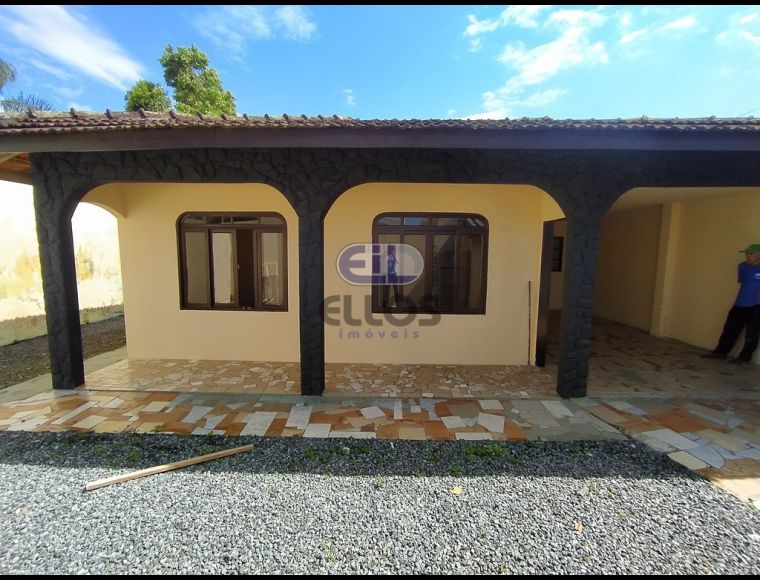 Casa no Bairro Jarivatuba em Joinville com 3 Dormitórios (1 suíte) e 140 m² - 02626001
