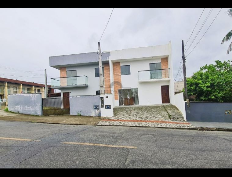 Casa no Bairro Nova Brasília em Joinville com 2 Dormitórios - LG9133