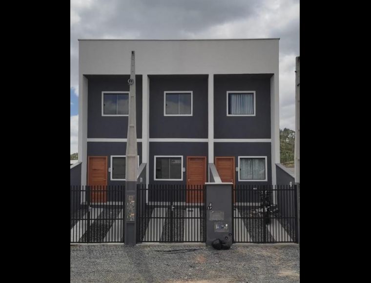 Casa no Bairro Nova Brasília em Joinville com 2 Dormitórios - KR469