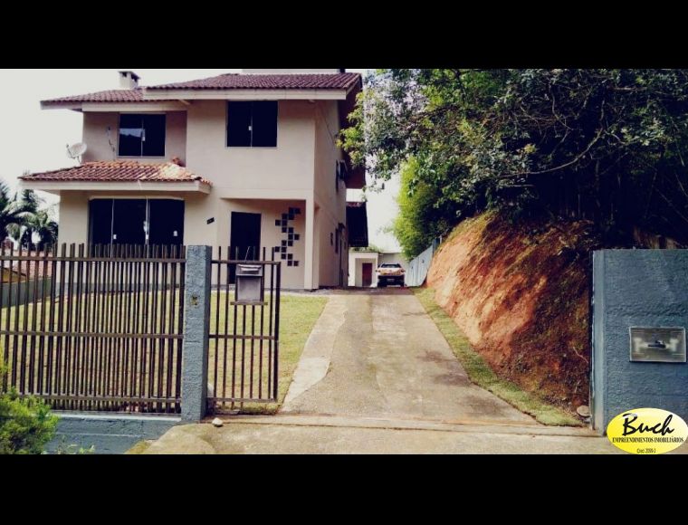 Casa no Bairro Nova Brasília em Joinville com 3 Dormitórios (1 suíte) - BU52347V