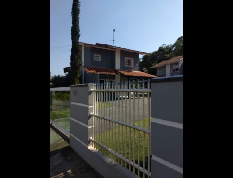 Casa no Bairro Nova Brasília em Joinville com 3 Dormitórios e 86 m² - KR881