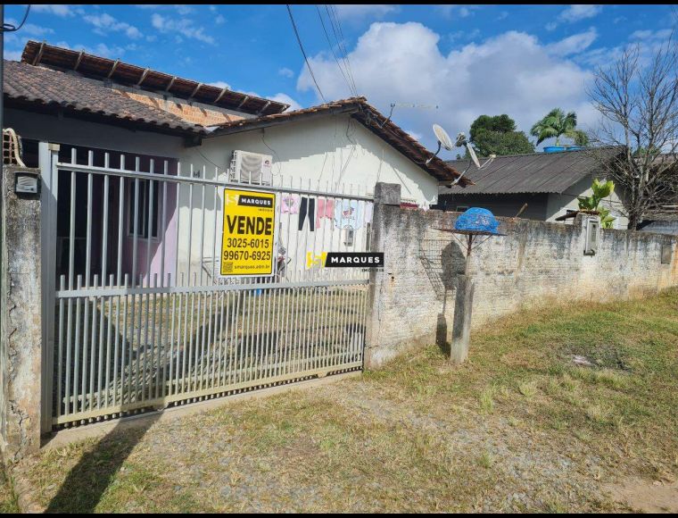Casa no Bairro Paranaguamirim em Joinville com 4 Dormitórios e 120 m² - 549
