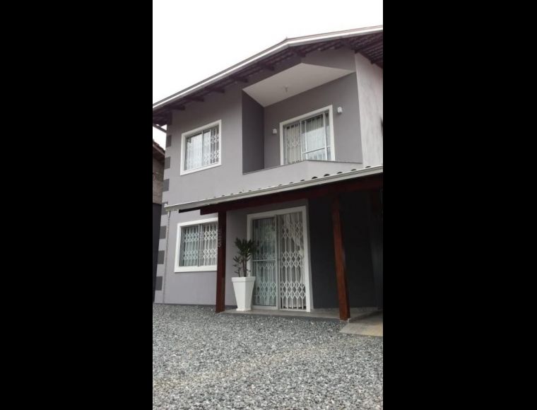 Casa no Bairro Paranaguamirim em Joinville com 2 Dormitórios e 150 m² - 3065