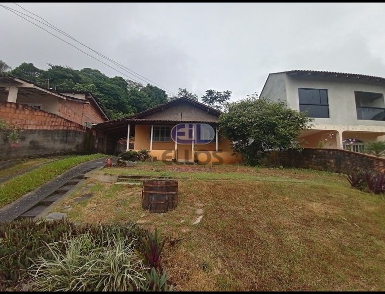 Casa no Bairro Paranaguamirim em Joinville com 3 Dormitórios e 75.6 m² - 02738001