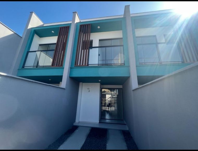 Casa no Bairro Paranaguamirim em Joinville com 2 Dormitórios (1 suíte) e 63 m² - SR107