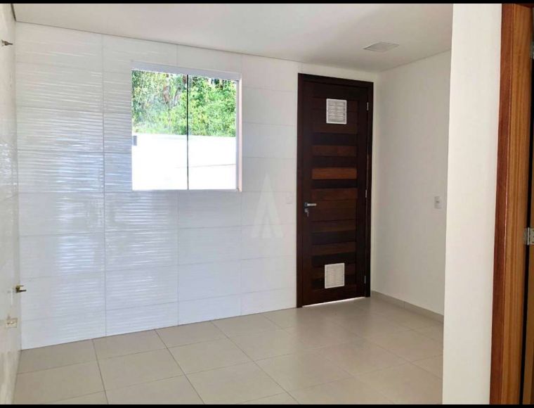 Casa no Bairro Pirabeiraba em Joinville com 1 Dormitórios (1 suíte) - 20842N